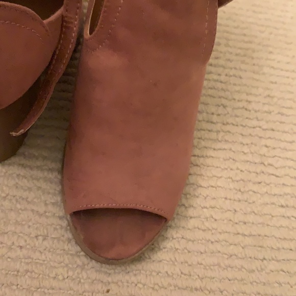 Pink suede peep toe block heels - Picture 3 of 4